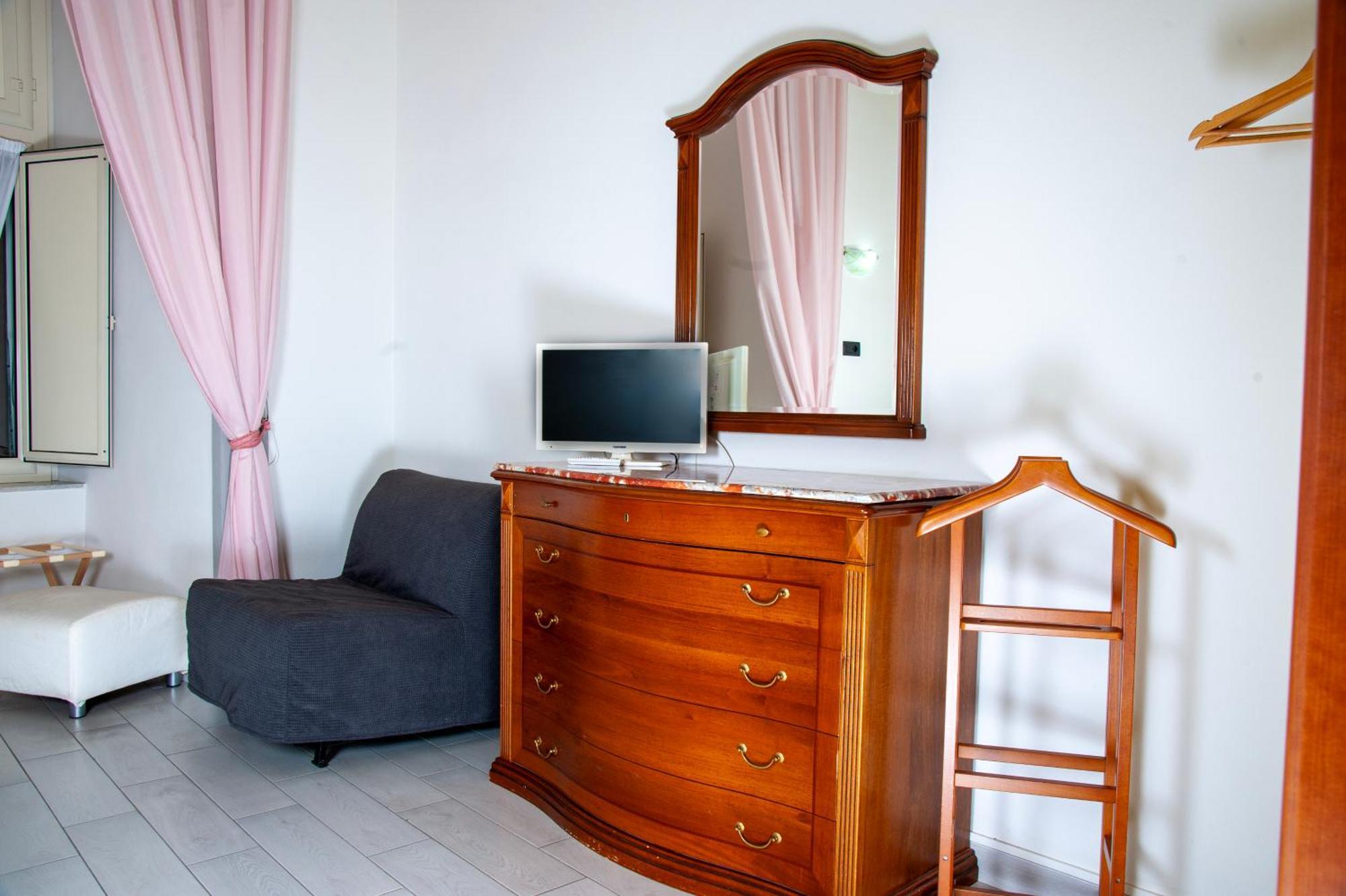 Ferienwohnung Palazzo Carafa Della Spina Neapel Exterior foto