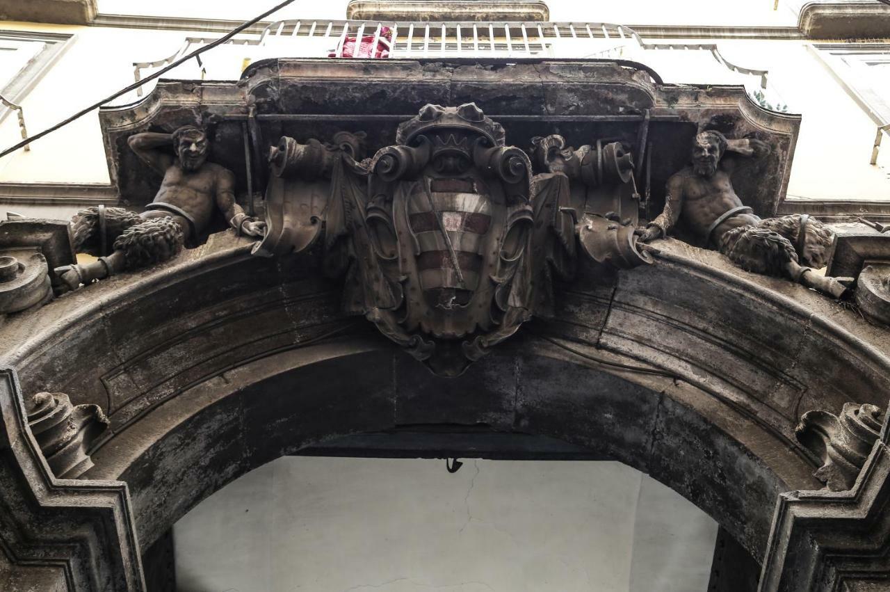 Ferienwohnung Palazzo Carafa Della Spina Neapel Exterior foto